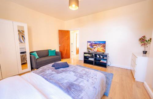 Adamsdown Wohnung | Spacious Modern & High Ceiling One Bedroom Apartment