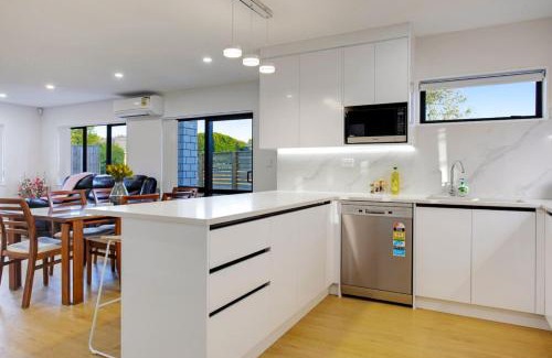 Papatoetoe Haus | Spacious Modern Home near Airport and Manukau City