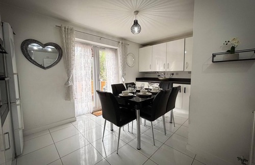 Birmingham Haus | Spacious Modern Townhouse, Discounts on long stays!