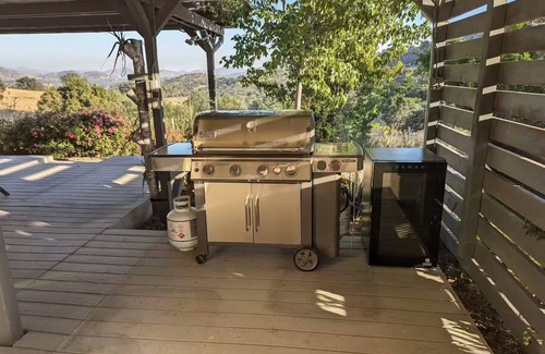 Squaw Valley Haus | Spacious Modern Vacation Home near Kings Canyon N.P. EV Charging Fast Wifi.