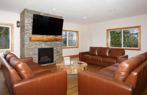 Summit Park Skihütte | Spacious Mountain Chalet - Park City, Near 7 Ski Resorts, Game Room, 4 Balconies