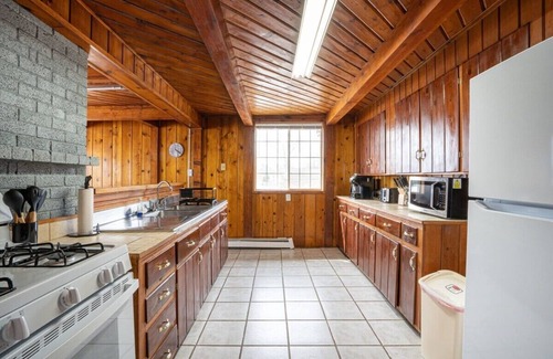 Mayfield Haus | Spacious Multi-Unit Retreat with Lakefront Views