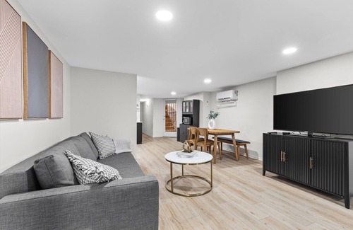Logan Circle Wohnung | Spacious NW Apt Steps to 14th Street Corridor