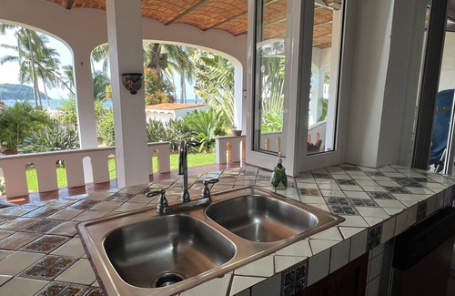 Rincon de Guayabitos Wohnung | Spacious one bedroom oceanfront apartment