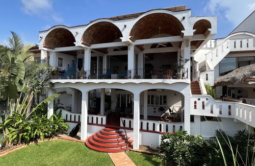 Rincon de Guayabitos Wohnung | Spacious one bedroom oceanfront apartment