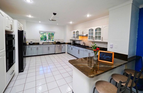 North Sound Estates Haus | Spacious Open Concept Large family house with 3 bedrooms. Amazing space.