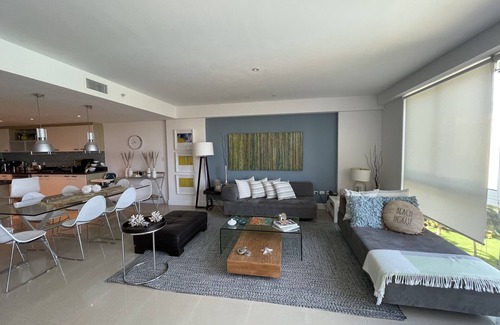 Oranjestad-West Eigentumswohnung | Spacious Penthouse in Paradise, Huge Villa ~ Eagle Beach, rooftop hot tub!