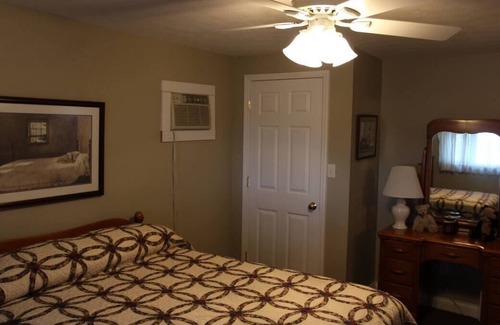 Bronston Kabine | Spacious Place with Lake View