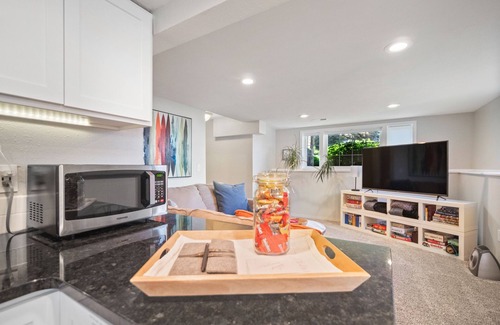 Fairwood Wohnung | Spacious, Private Home Away From Home with Hot Tub