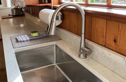 Traverse City Hütte | Spacious ranch-take the bike trail to town and skip traffic! Close to everything