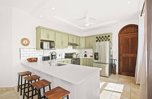 Playa Langosta Eigentumswohnung | Spacious Renovated 2 bedroom - 5 min Walk to Beach