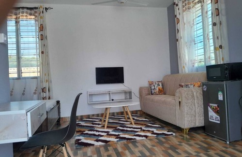 Kilifi Wohnung | Spacious Retreat Steps from Beach & Town Center!