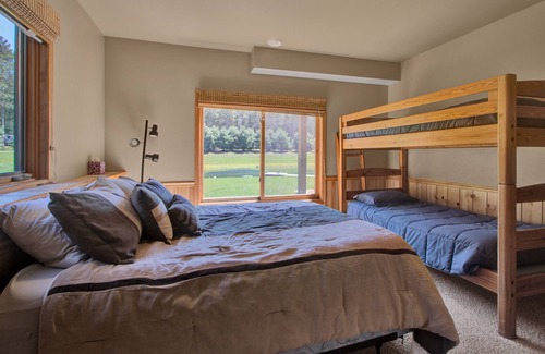 Mauston Haus | Geräumiger Rückzugsort mit privatem Schwimm- und Fischteich in der Nähe von Wisconsin Dells