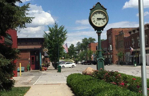 Colton Wohnung | Spacious room in Tudor home overlooking the Maumee river near Metro Parks. Wifi