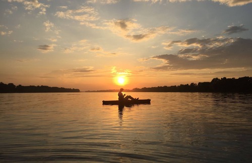 Colton Wohnung | Spacious room in Tudor home overlooking the Maumee river near Metro Parks. Wifi