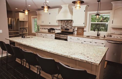 South St. Paul Haus | Spacious Serene St Paul Home close to all attractions Twin Cities has to offer!