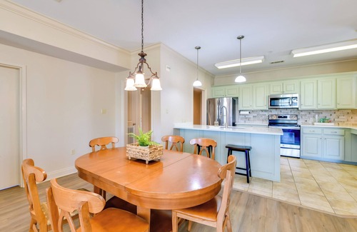 Springfield Villa | Spacious Springfield Home w/ Golf Course View!