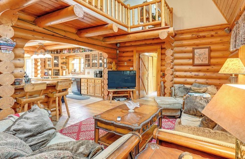 Hope Kabine | Spacious Sterling Cabin: Game Room, Private Pond!