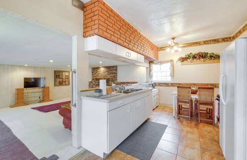 Maple Heights Wohnung | Spacious Studio - 5 Mi to MGM Northfield Park!