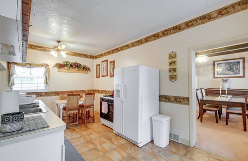 Maple Heights Wohnung | Spacious Studio - 5 Mi to MGM Northfield Park!