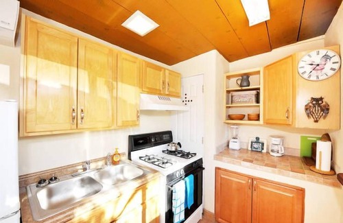 West Alameda Wohnung | Ruhige Lage für zwei - nur 5 Meilen von Downtown Plaza!