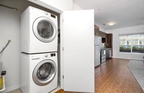 Grandview Heights Wohnung | Spacious Studio with great amenities