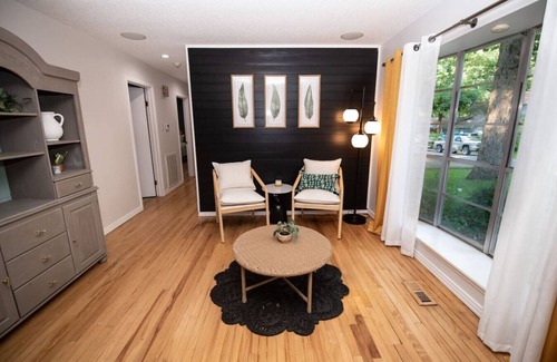 Reservoir Haus | Spacious, stylish home with fenced yard!