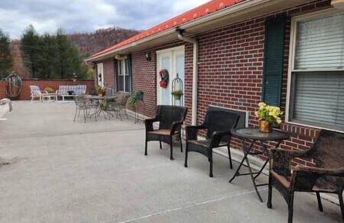 Green Valley Wohnung | Spacious Suite C w/a Mt. View