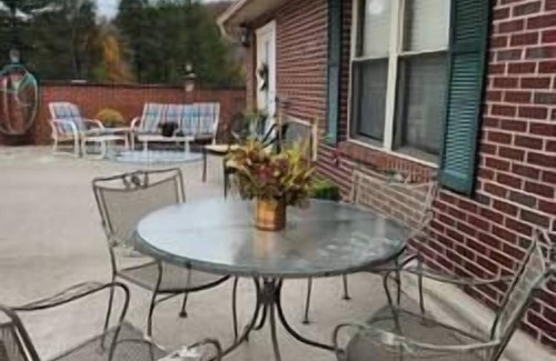 Green Valley Wohnung | Spacious Suite C w/a Mt. View