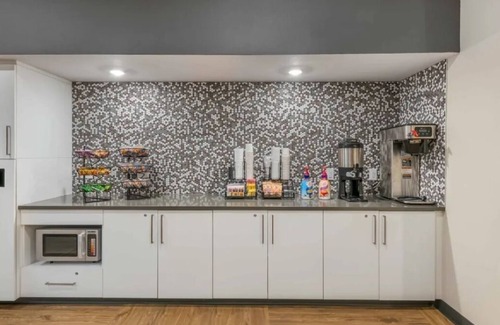 Sparks Hotel | Spacious Suite Perfect for Extended Work Stays in Sparks