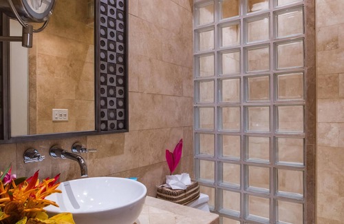 Placencia Resort | Spacious Suite w/ WiFi, Balcony, & Beautiful Beachfront Views