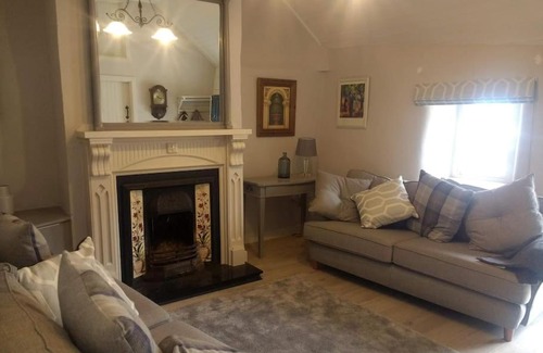 Clogherhead Haus | Spacious Thatched cottage with modern facilities in seaside village