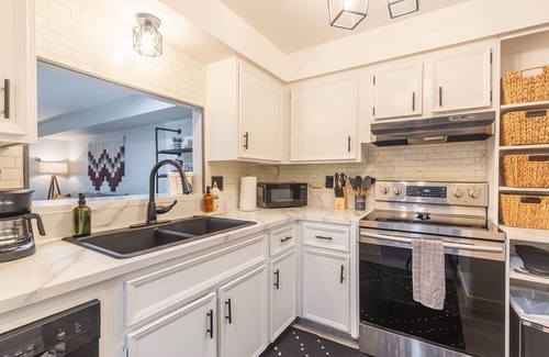 Eagle Haus | Spacious, Upgraded and Comfortable! Eagle Two Bedroom Retreat!