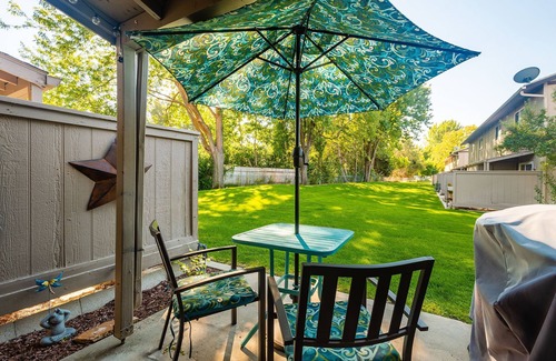 Eagle Haus | Spacious, Upgraded and Comfortable! Eagle Two Bedroom Retreat!