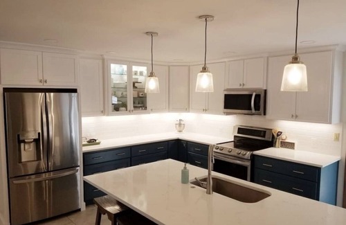 Pullman Haus | Spacious Upper Level Near Park N Ride - 8+ people