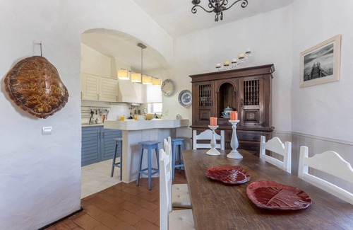 Areias de Sao Joao Villa | Geräumige Villa "Morena" mit WLAN, Garten, Terrasse, Balkon & Pool