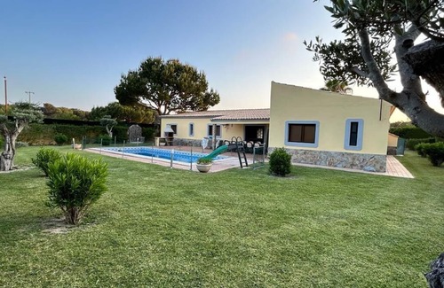 Almancil Villa | Großzügige Villa mit großem Garten und privatem Pool-Ruhebereich in der Nähe von Quinta do Lago
