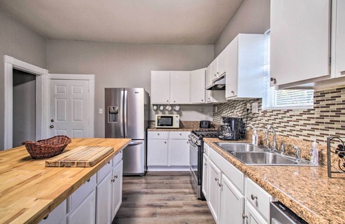 Sharon Haus | Spacious Virginia Retreat w/ Mountain Views