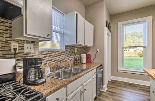 Sharon Haus | Spacious Virginia Retreat w/ Mountain Views