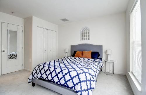 Washington Wohnung | Spacious Washington, D.C. Rowhome w/free parking!