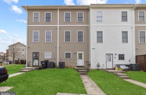 Washington Wohnung | Spacious Washington, D.C. Rowhome w/free parking!