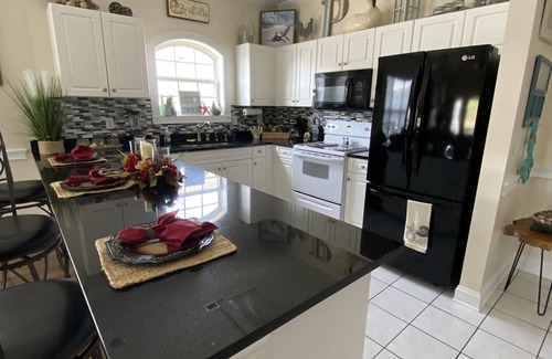 Socastee Eigentumswohnung | Spacious Waterfront Condo in Myrtle Beach Overlooking the Waterway & Golf Course