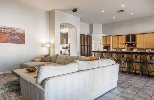 Arabian Crest Haus | Spanish-themed Scottsdale gem w /Lagoon pool and Arcade games!