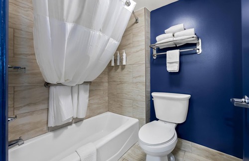 Gulf Hills Hotel | Spark by Hilton Biloxi Ocean Springs