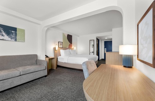 Gulf Hills Hotel | Spark by Hilton Biloxi Ocean Springs