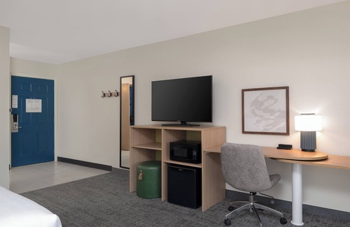 Chincoteague Hotel | Spark by Hilton Chincoteague Island