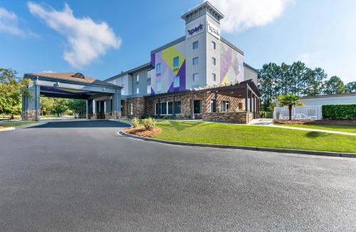 Dothan Hotel | Spark by Hilton Dothan