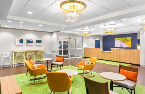 Dothan Hotel | Spark by Hilton Dothan