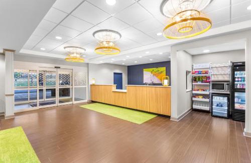 Dothan Hotel | Spark by Hilton Dothan