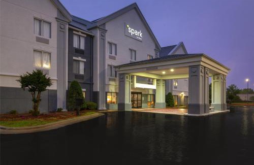 Smithfield Hotel | Spark By Hilton Smithfield I-95